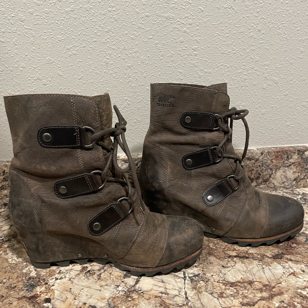 Sorel boots 8.5